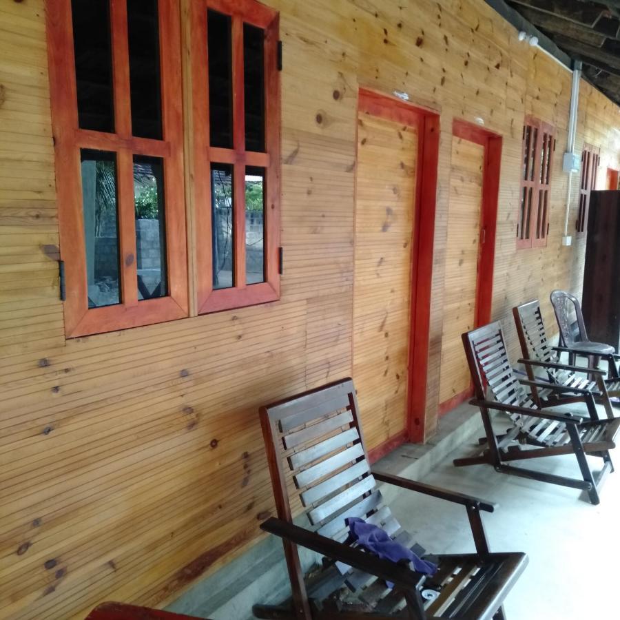 Walkers Hostel Тринкомали Экстерьер фото