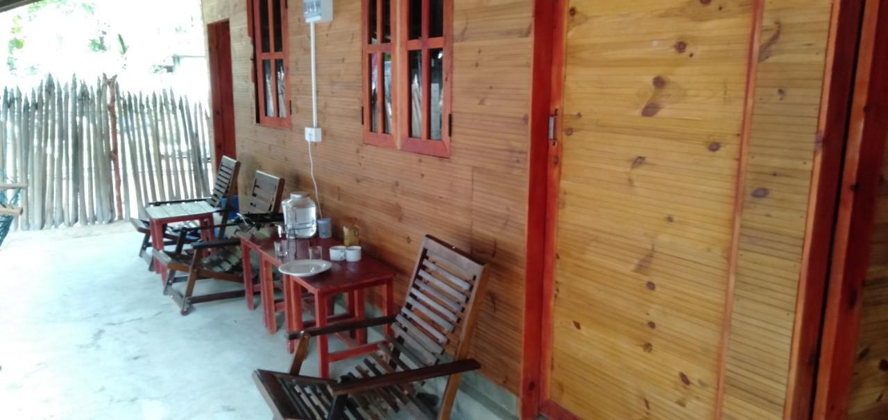 Walkers Hostel Тринкомали Экстерьер фото